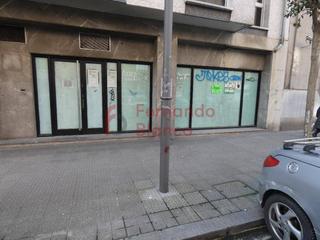 Local Comercial en San Pedro de Deusto - La Ribera