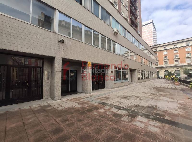Foto 7eceed35-d336-4c91-ab1f-8f822ff92da8. Rent office space with heating in Plaza Circular Bilbao