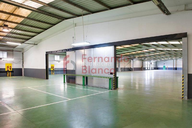 Foto b4ebaeba-0ae0-460e-815b-4f56a66acaf4. Fabrikhalle in Erandio