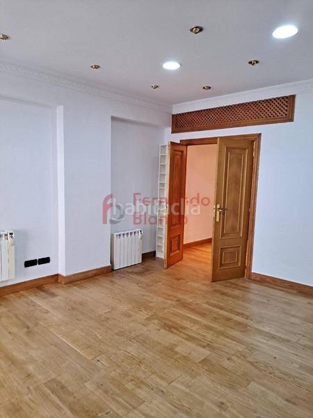 Foto 47d931bd-64d0-4aa2-8a7b-955d39dcc8b6. Alquiler oficina alquiler de oficina en alameda san mames, zona indautxu, en Bilbao