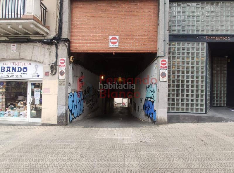 Foto 990834bc-8dc9-4ebf-9f67-e9e8a7688ba7. Parking coche participación indivisa sótano con derecho aparcamiento. en Bilbao