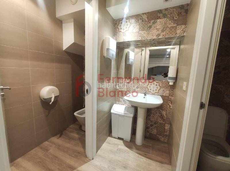 Foto b8835b1b-0648-4d47-9fe0-bd5720fd16f8. Local comercial a Alhóndiga Bilbao