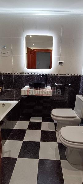 Foto f880f2e4-73ca-45bf-9342-4c29637cc263. Lloguer pis amb aparcament a Abandoibarra - Guggenheim Bilbao