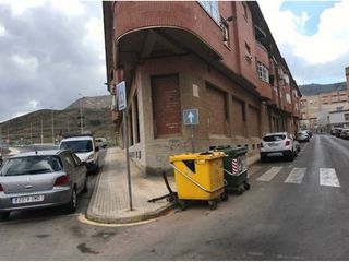 Business premise  Calle alcalde luarca. Local en venta en la unión