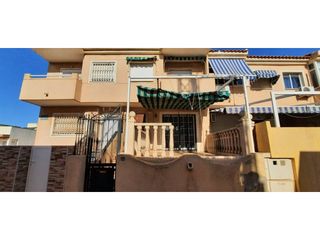 Xalet a Los Nietos. Chalet en venta en los nietos