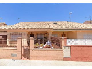 Chalet en Calle Nogal