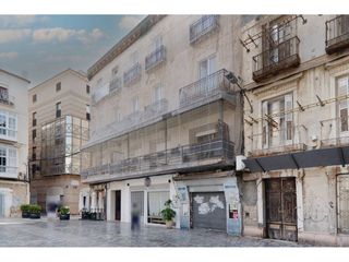 Pis  Plaza san francisco. Venta de piso de 5 habitaciones en el casco antiguo de cartagena