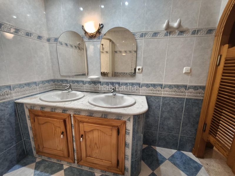 Foto 4b09ed54-a1c8-4f5c-8a14-078e13f45504. Casa adossada amb aparcament piscina a Guadalmar Málaga