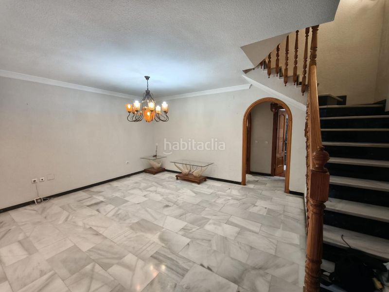 Foto 5cab2f5b-26e1-4b5a-b2aa-fb92c83e36af. Casa adossada amb aparcament piscina a Guadalmar Málaga