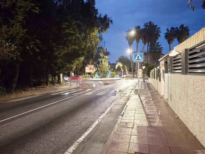 Foto bbc5b9a0-c43a-4d06-8a78-c377fddea3d3. Casa adossada amb aparcament piscina a Guadalmar Málaga