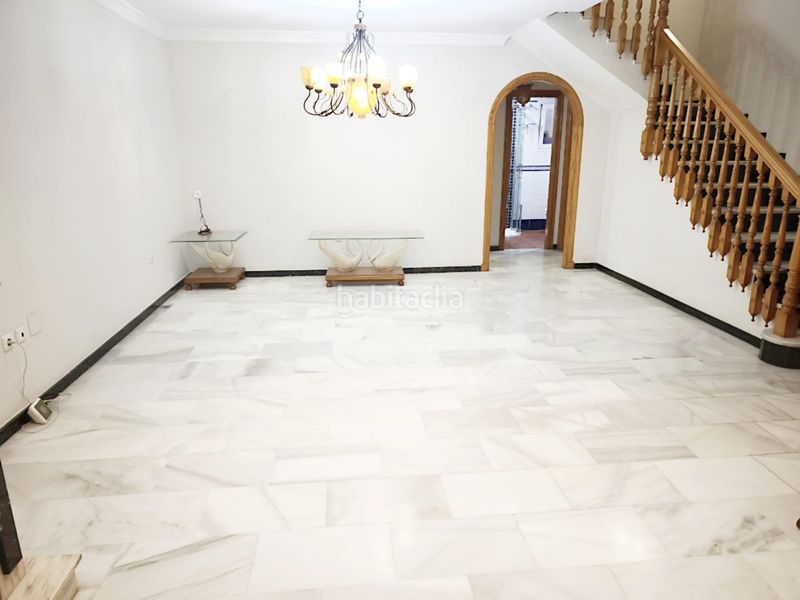 Foto d8770771-d3a7-4f87-908e-ec9918b74b5f. Casa adossada amb aparcament piscina a Guadalmar Málaga