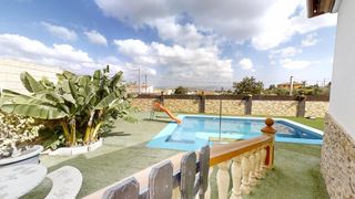 Xalet a El Romeral-Peñón de Zapata. Vivienda independiente en esquina en alhaurín de la torre  urban