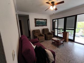 Flat  Calle baltasar gracián. Vivienda en la luz con metro, playa cercana y todos los servicio