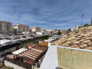 Reihenhaus in Los Boliches. Venta adosado recinto ferial fuengirola