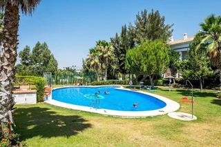Reihenhaus in Buenavista-Lauro Golf. Exclusivo adosado en lauro golf con 4 terrazas, orientacion sur