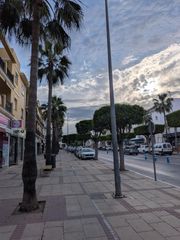 Etagenwohnung in Platero - El Limón. Amplio piso en el centro de alhaurín de la torre con 3 habitacio