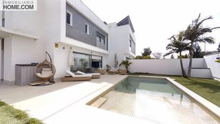 Doppelhaus in Capellanía - Retamar. Exclusivo chalet pareado con piscina privada, jardín y espacios