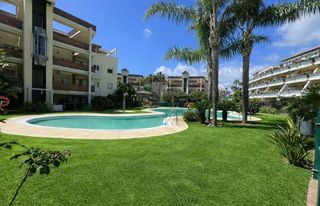 Pis  Calle calle severiano ballesteros de riviera. Amplio bajo de 163 m2 con jardín privado y garaje en riviera del