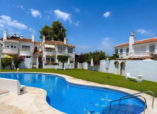 Casa bifamiliare in Guadalmar. Exclusivo pareado en guadalmar a solo 10 minutos de la playa