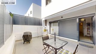 Casa adossada  Calle santa magdalena. Exclusivo adosado de obra nueva con sótano, jardín y solárium en