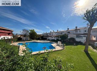 Casa adossada a Platero - El Limón. Adosado en el centro de alhaurín  garaje, sótano y piscina comun