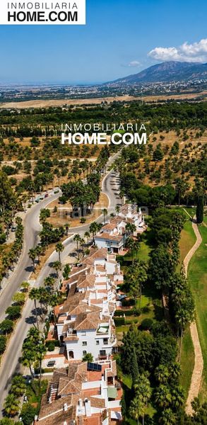 Foto 190f6cf5-b1f1-4395-84d4-a6ba54a3d2c1. Casa adossada amb aparcament piscina a Buenavista-Lauro Golf Alhaurín de la Torre