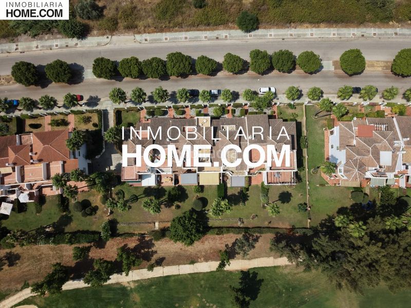 Foto 1e6d28fa-1749-4a13-9682-6ffd310e2082. Casa adossada amb aparcament piscina a Buenavista-Lauro Golf Alhaurín de la Torre