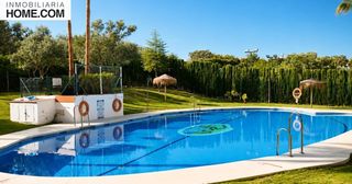 Reihenhaus  Avenida general caffarena. Adosado en lauro golf con piscina, pádel, golf, 4 terrazas y ori