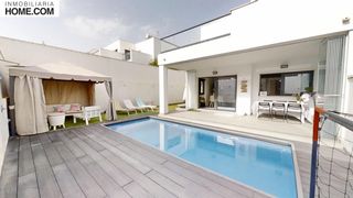 Doppelhaus  Avenida santa clara. Exclusiva vivienda pareada de diseño en santa clara  270 m2 cons