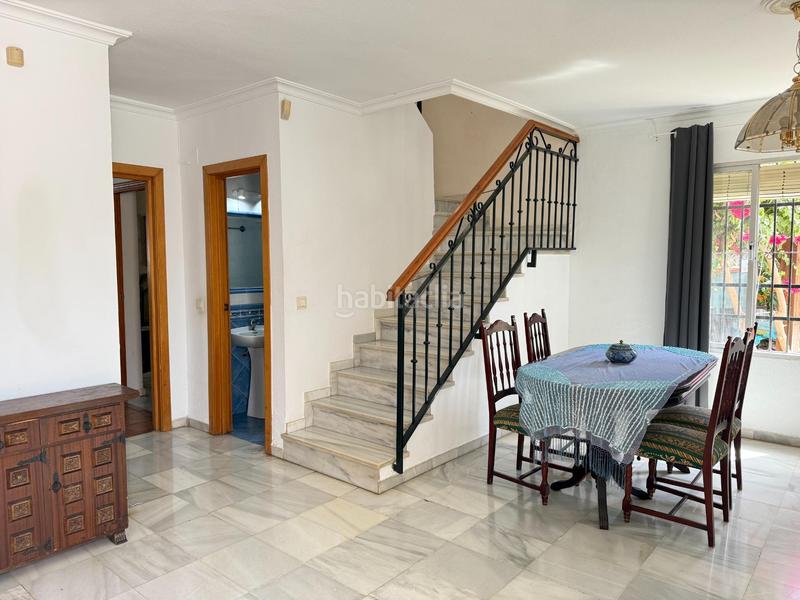 Foto c93c19c7-73c8-4d7d-8527-581e064a455d. Towny house with parking in Guadalmar Málaga