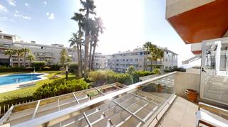 Piso en El Pinillo. Vivienda de alta calidad en el pinillo con terraza, garaje doble