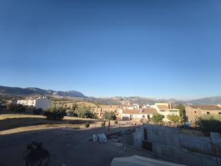 Terreno residencial en Colmenar. Venta solar con estructura