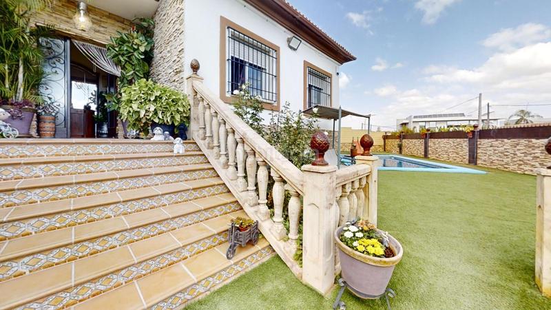 Foto 065b86e9-a119-4e52-83d2-d1971476f08a. Chalet mit parking pool in El Romeral-Peñón de Zapata Alhaurín de la Torre