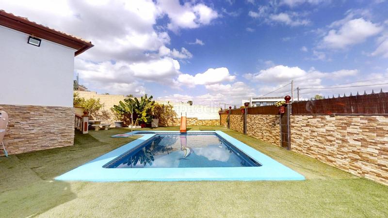 Foto 77cff23b-6e58-4510-8be0-c67b7a605e70. Chalet mit parking pool in El Romeral-Peñón de Zapata Alhaurín de la Torre