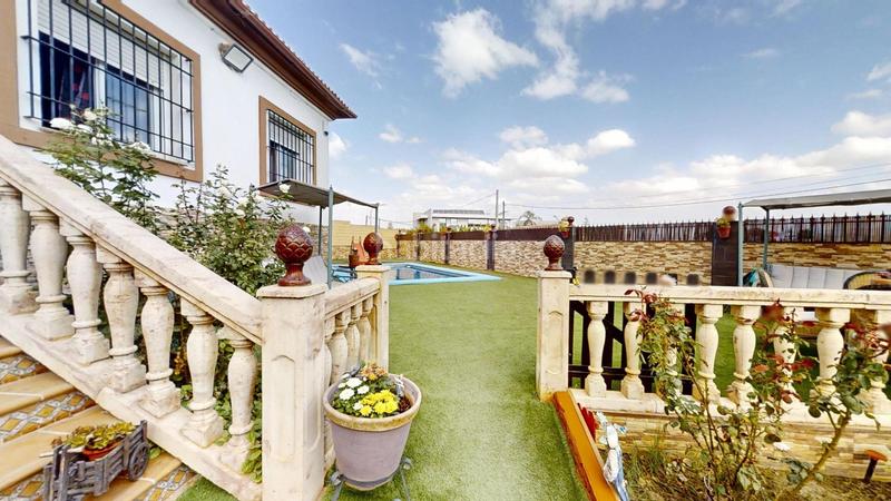 Foto 8bd3eeb5-2154-4740-871f-42caf2b40946. Chalet mit parking pool in El Romeral-Peñón de Zapata Alhaurín de la Torre