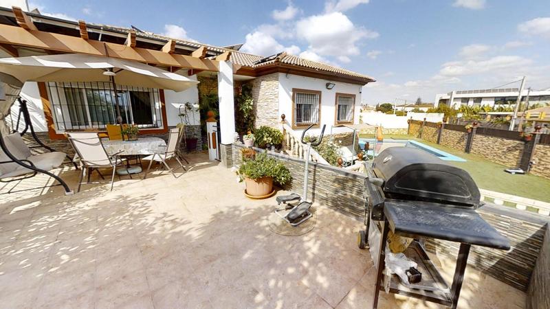 Foto ec79a286-1da0-43b8-806f-67375c03e301. Chalet mit parking pool in El Romeral-Peñón de Zapata Alhaurín de la Torre