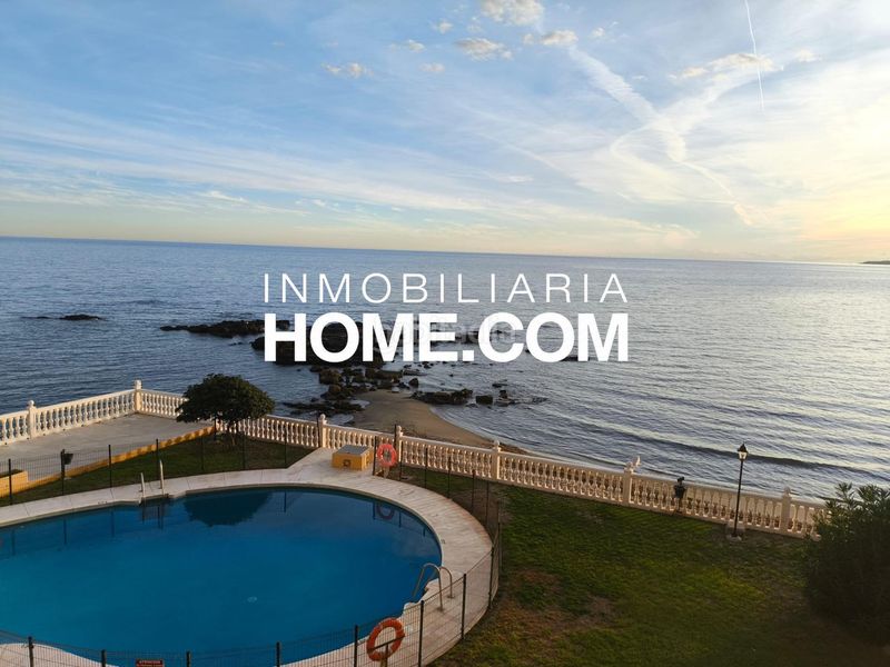 Foto f91c7eb6-cc74-4d83-97fe-9fd06576e767. Pis amb piscina a Torremuelle Benalmádena