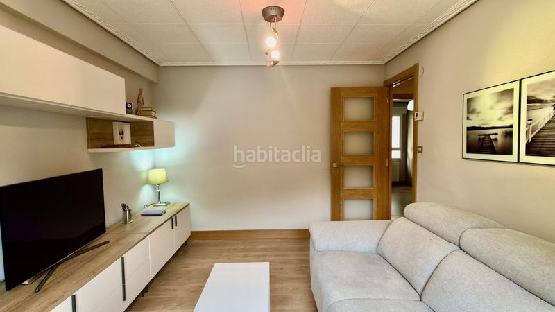 Foto 0a6ee7ef-2daa-4f75-8891-cfc4e57ce844. Pis a Ermua