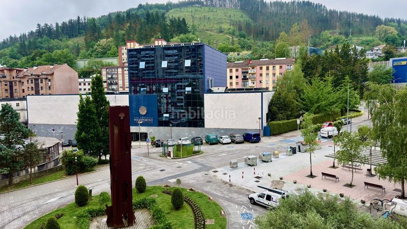 Foto 86d54e42-b2ca-4e15-98ef-d62c2f51fb44. Pis a Ermua