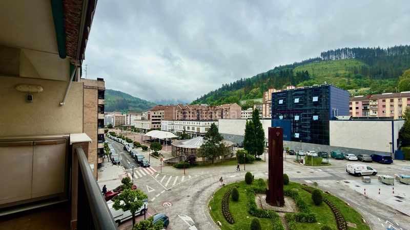 Foto a9e79e64-54ba-4137-a071-ddf2a48f941b. Pis a Ermua