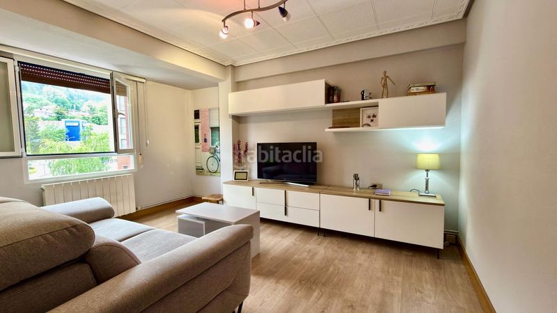 Foto d38d7e61-03be-427a-9e03-ec4d56347241. Pis a Ermua