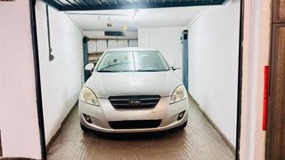 Aparcament cotxe  Asua-erreka kalea. Garaje cerrado en la zona de urkizu