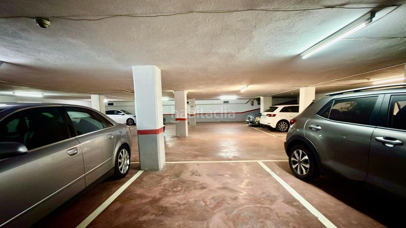 Foto b98ada6c-2c01-4af2-8b44-00386562ab48. Aparcament cotxe a Ermua