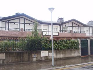 Casa  Calle de frai juan zumárraga. Adosado de 7 años de antigüedad de 300m² distribuidos en planta
