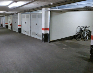Parking voiture  Otaola hiribidea. Plaza de garaje cerrada a la venta en eibar!