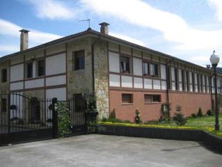 Nau industrial  Muntsaraz. Pabellon industrial   muntsaraz habilitado la mitad como viviend