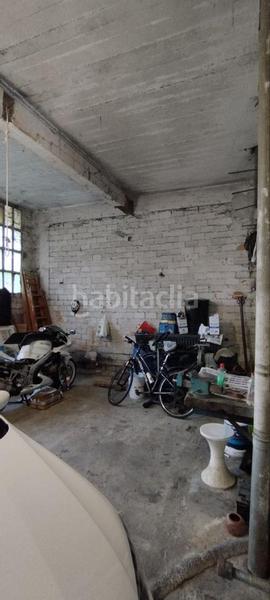Foto f719e564-cb61-4959-9f31-e425bfee3619. Aparcament cotxe a Durango