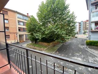 Piso  Ziarreta kalea. Piso en apata de tres habitaciones ,amplio salon con acceso a ba