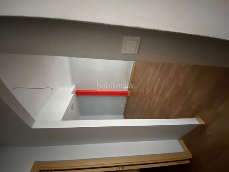 Foto 39f6f77f-eda1-41e0-9a6a-ba7dda211d1e. Location local commercial dans Milán - Pumarín Oviedo