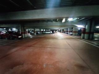 Aparcament cotxe  Oviedo - c/pepe cosmen. Espaciosa plaza de garaje en los alsas